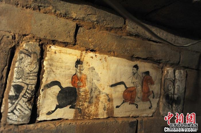 图为位于河西走廊张掖高台县骆驼城的魏晋墓画像砖。(资料图) 杨艳敏 摄